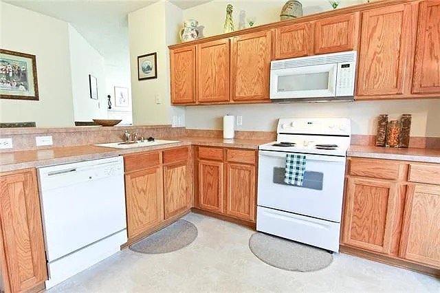 Desoto House: 625 Canyon Pl
