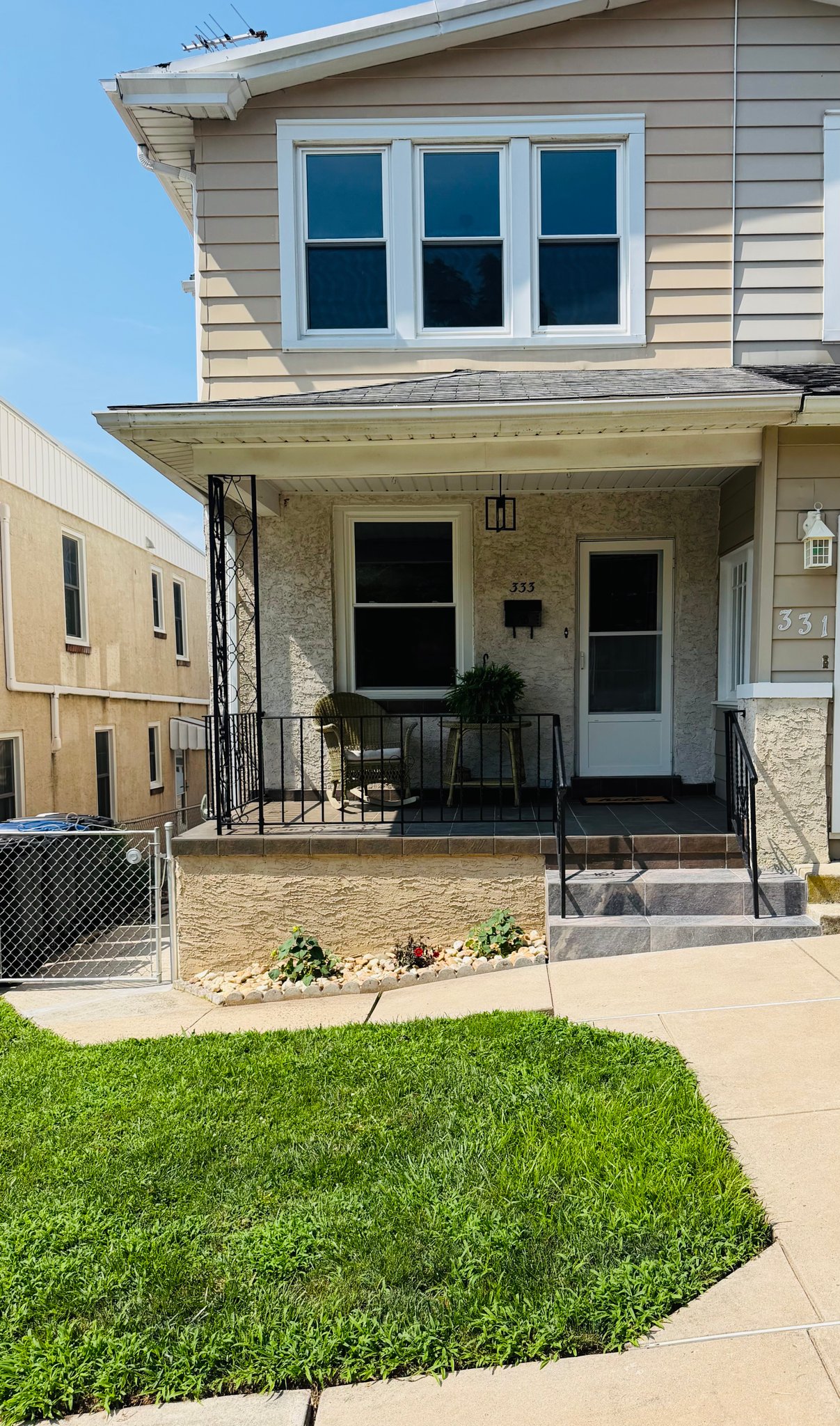 Conshohocken Townhome: 333 8 East Ave