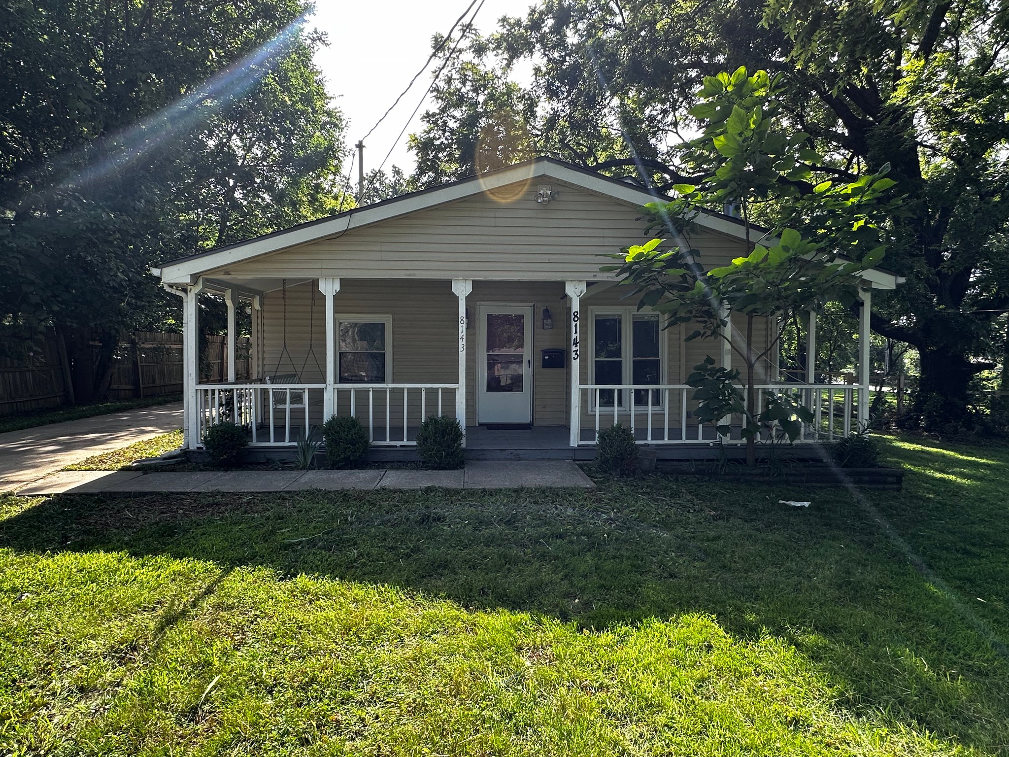 Raytown House: 8143 Ditzler Ave
