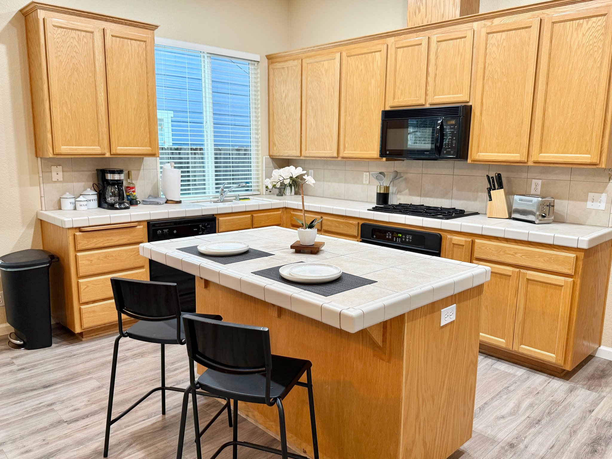 Chico House: 307 Southbury Ln