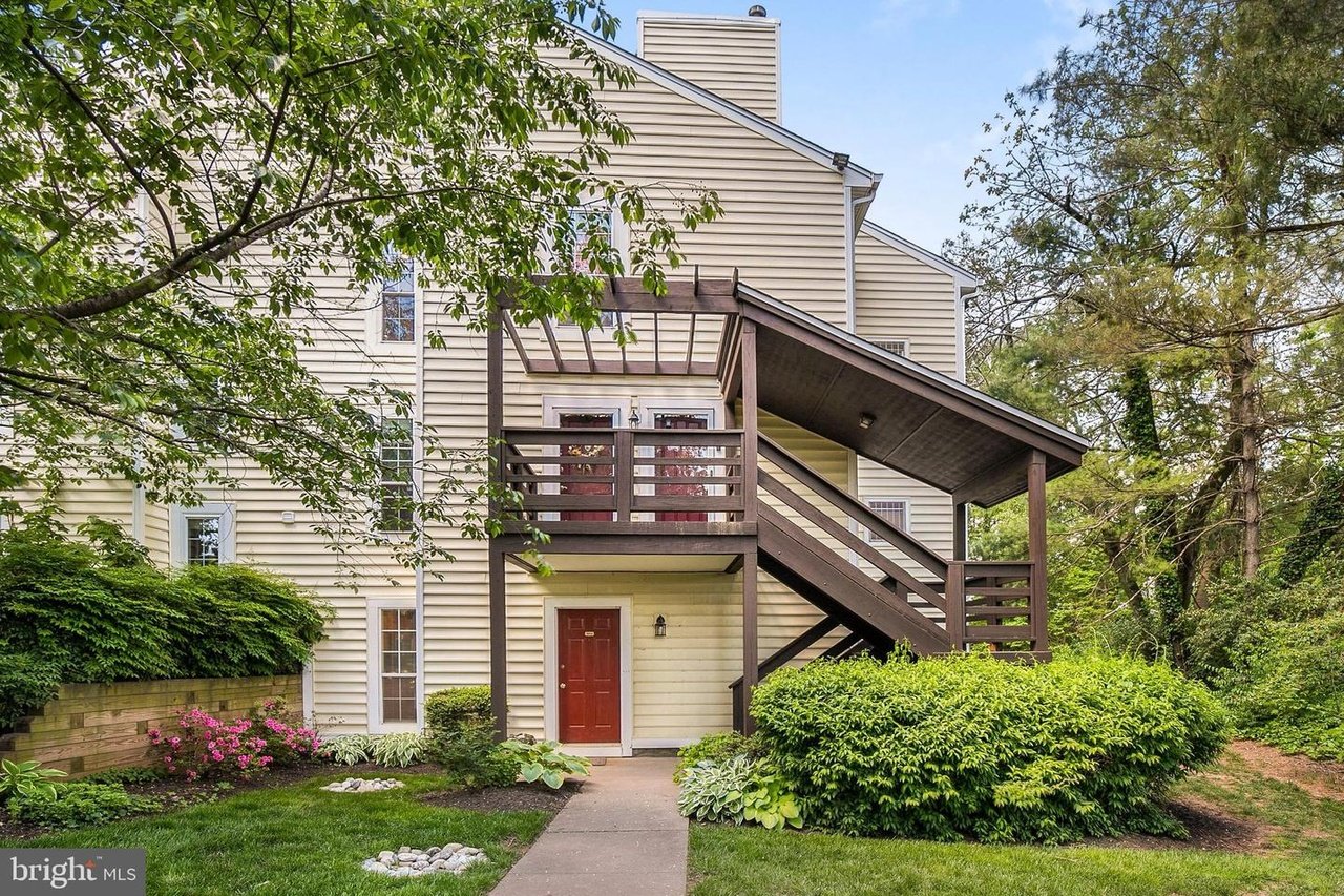 Oakton Condo: 9937 Oakton Terrace Road