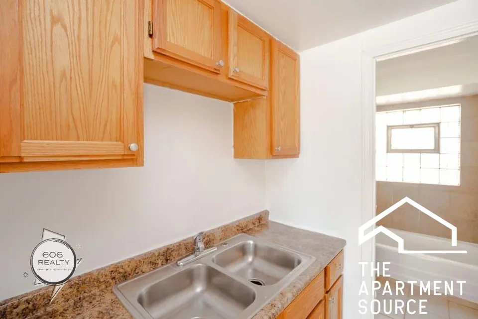 Cicero Apartment: 3443 South Central Avenue #6 Cicero, IL 60804