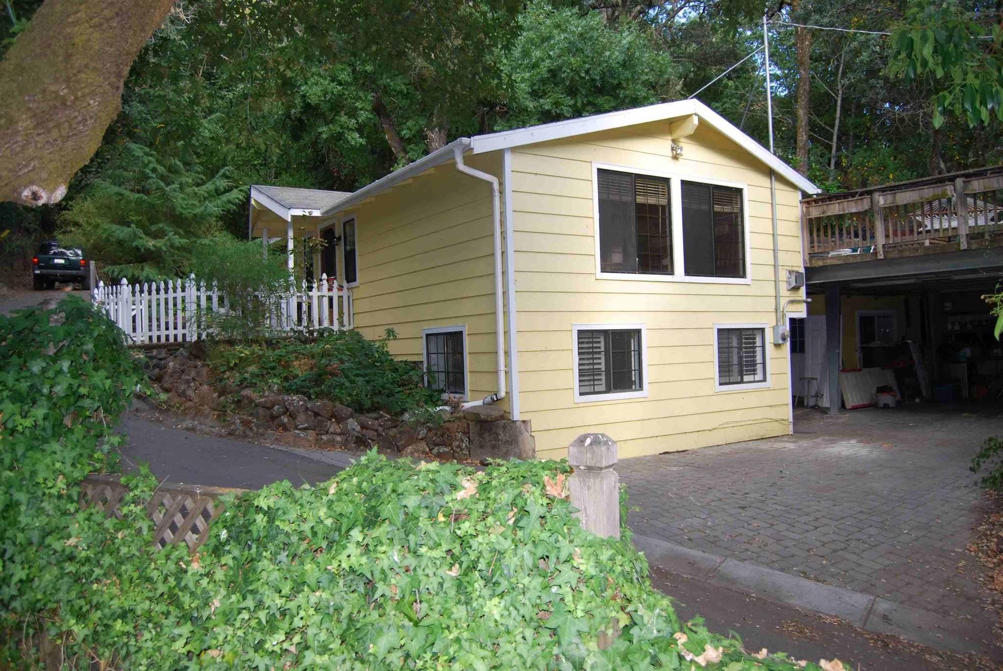 Sunol House: 12061 Pleasant Way