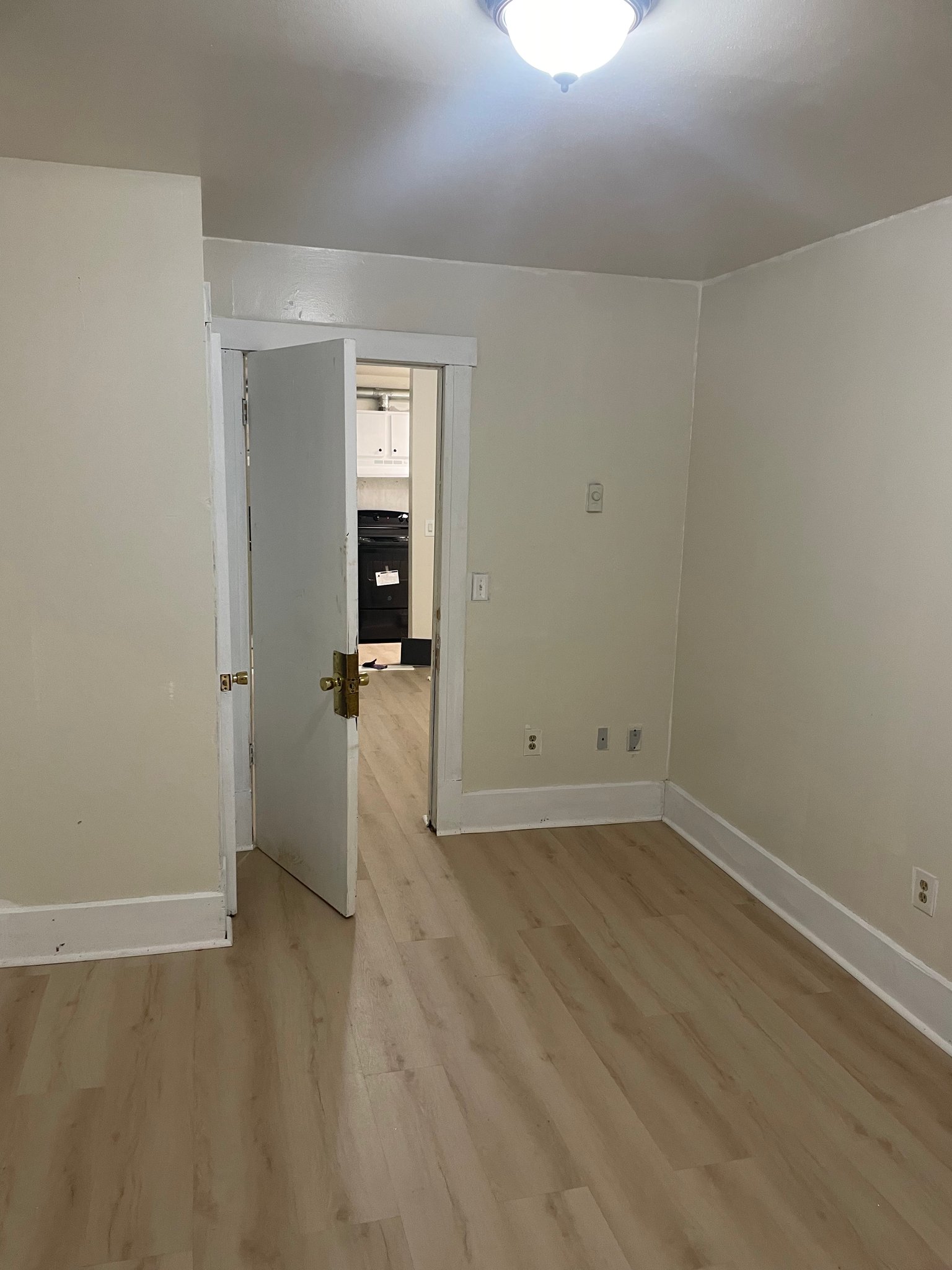 Pittsfield Apartment: 5 Dewey ave