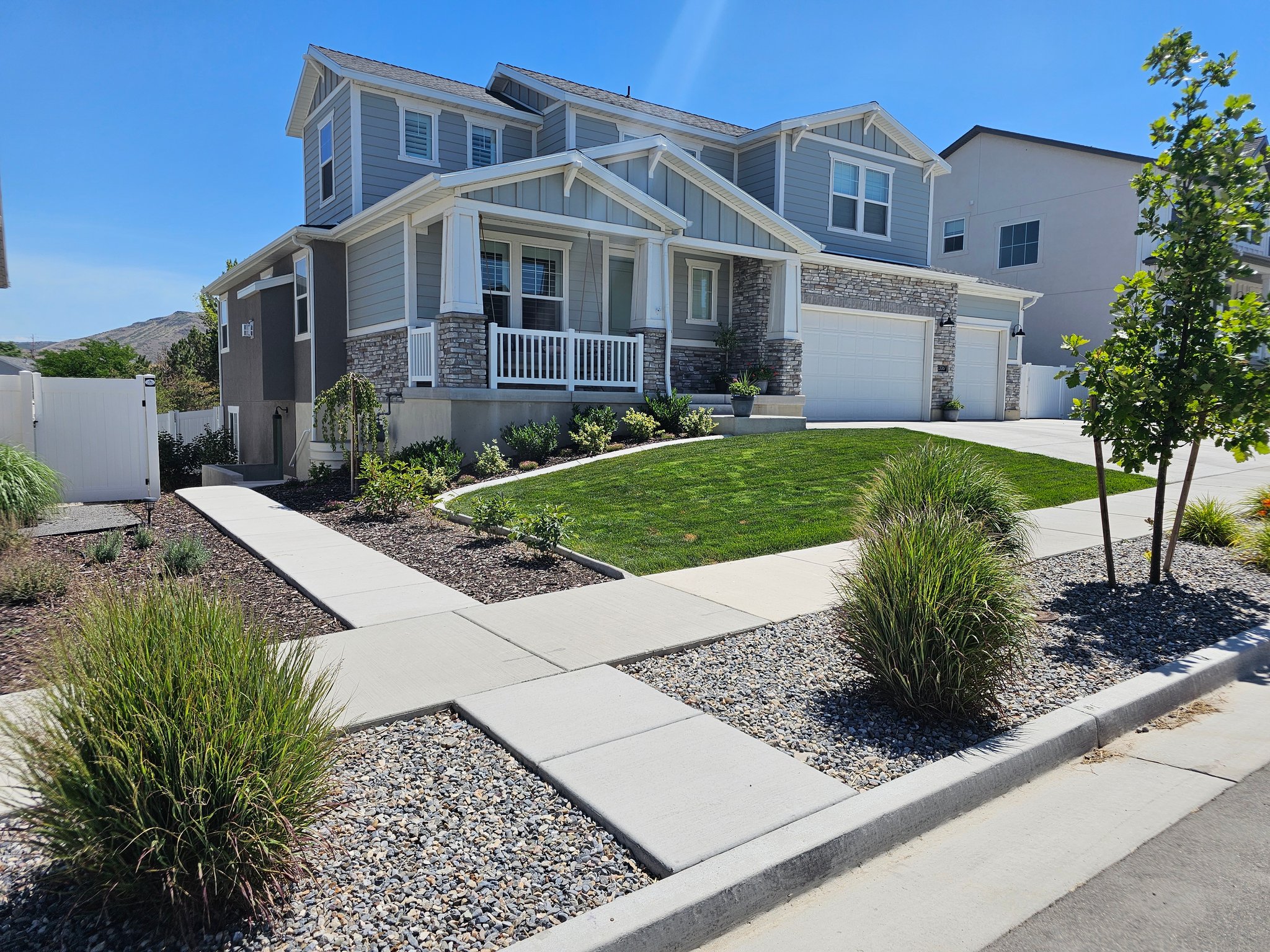 Herriman House: 13067 S TWISTED OAK DR