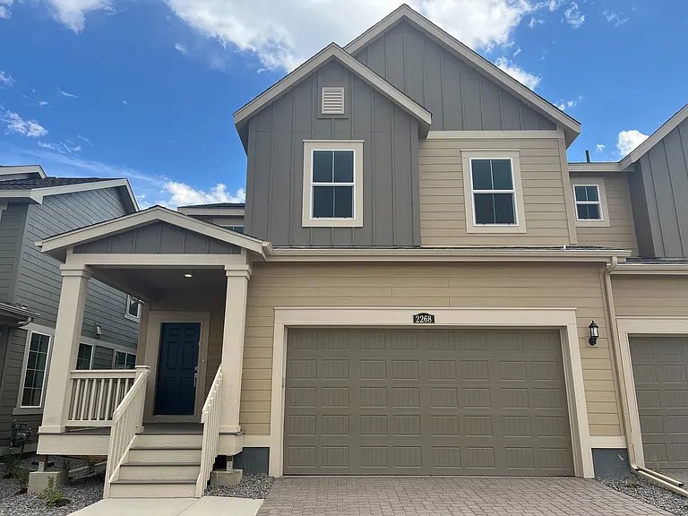 Erie Townhome: 2268 Crescent Cir E