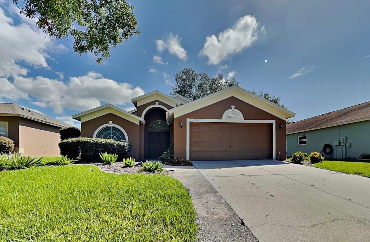 Valrico Multiplex: 4607 Portobello Cir