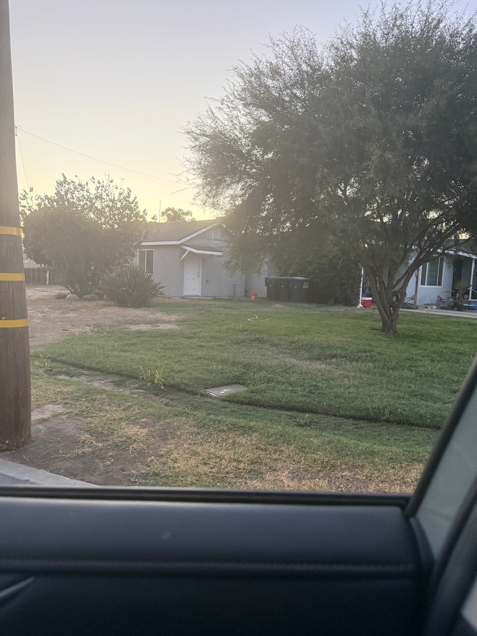 Visalia House: 627 n Rinaldi St