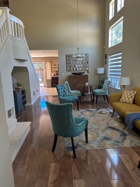 Fremont House: 907 Orca Ter