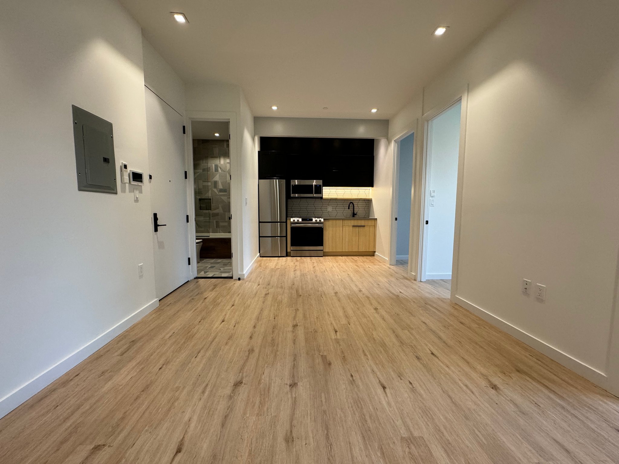 Brooklyn Apartment: 23 Eldert St