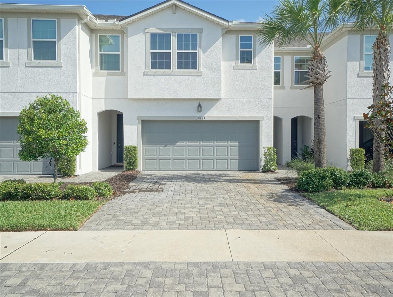Lutz Townhome: 19427 Blue Pond Dr