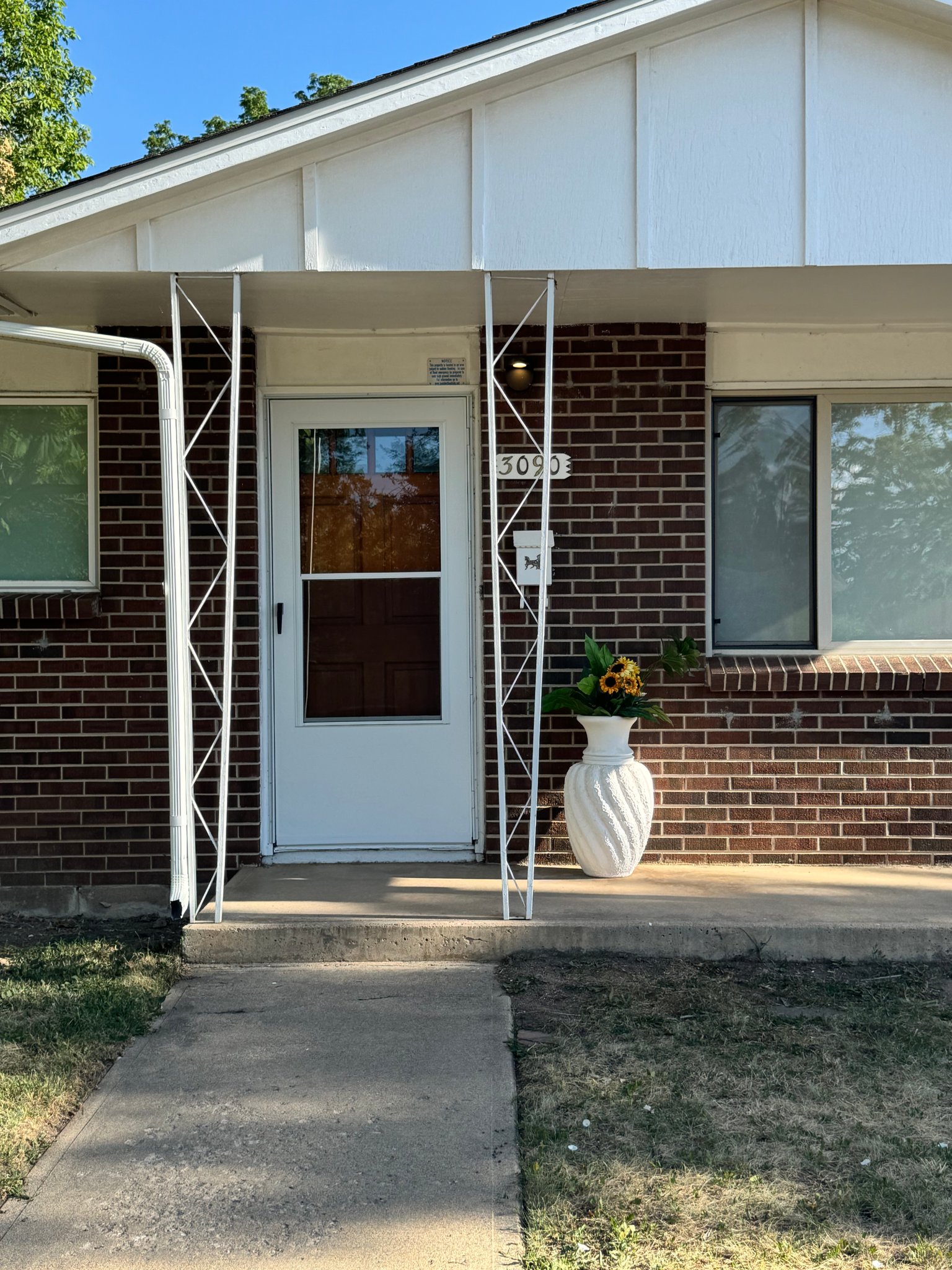 Boulder House: 3090 Aurora Ave