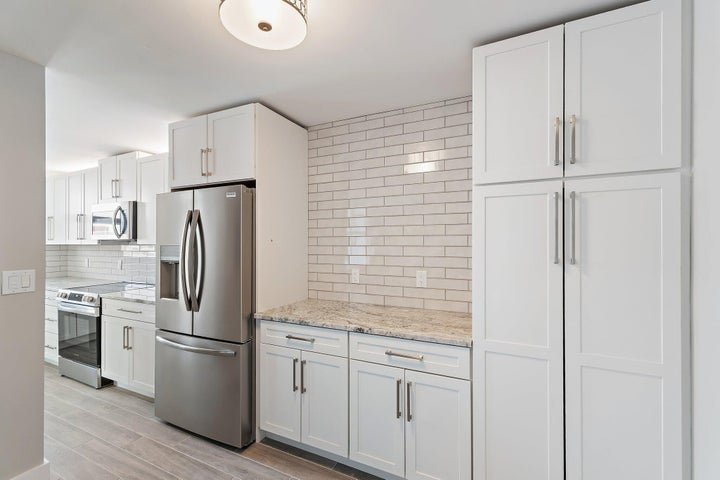 North Palm Beach Condo: 108 Paradise Harbour Boulevard 314