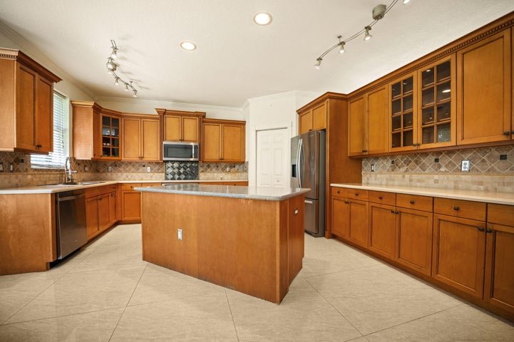 Wellington House: 9058 Alexandra Circle