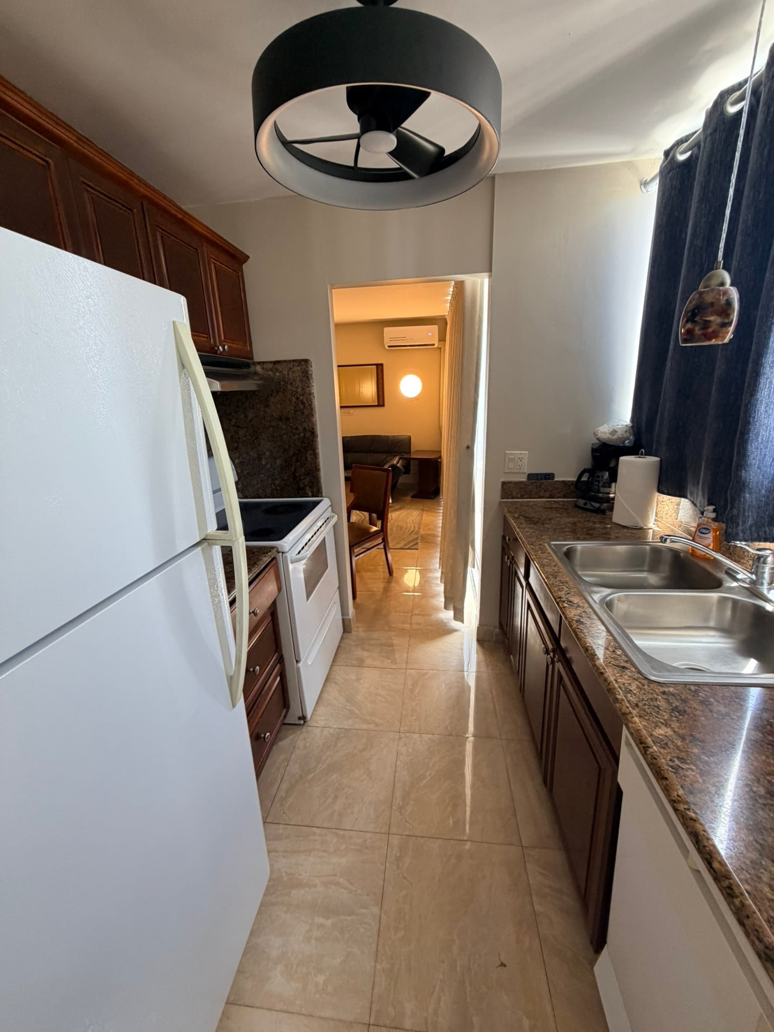 Honolulu Condo: 444 Nahua St