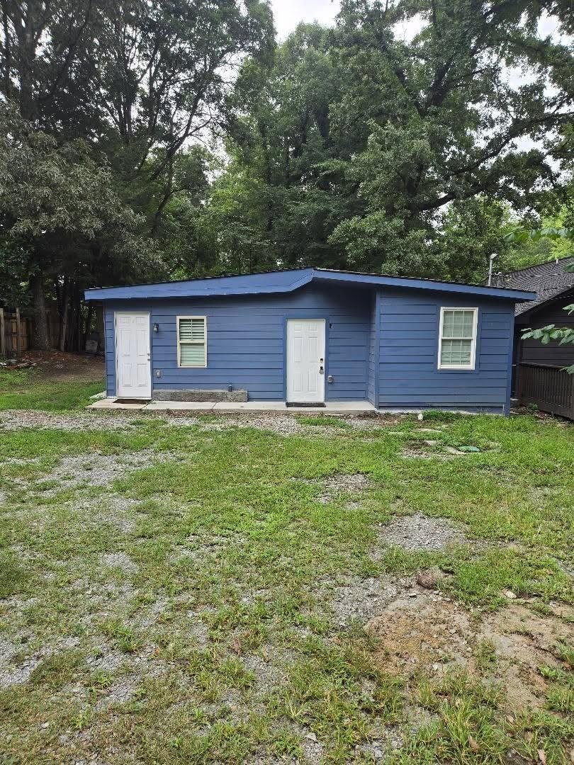 Lithia Springs House: 3209 peachtree Street