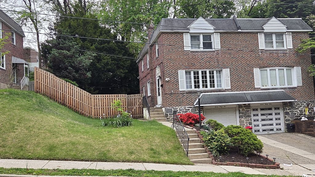 Philadelphia House: 746 Cinnaminson St