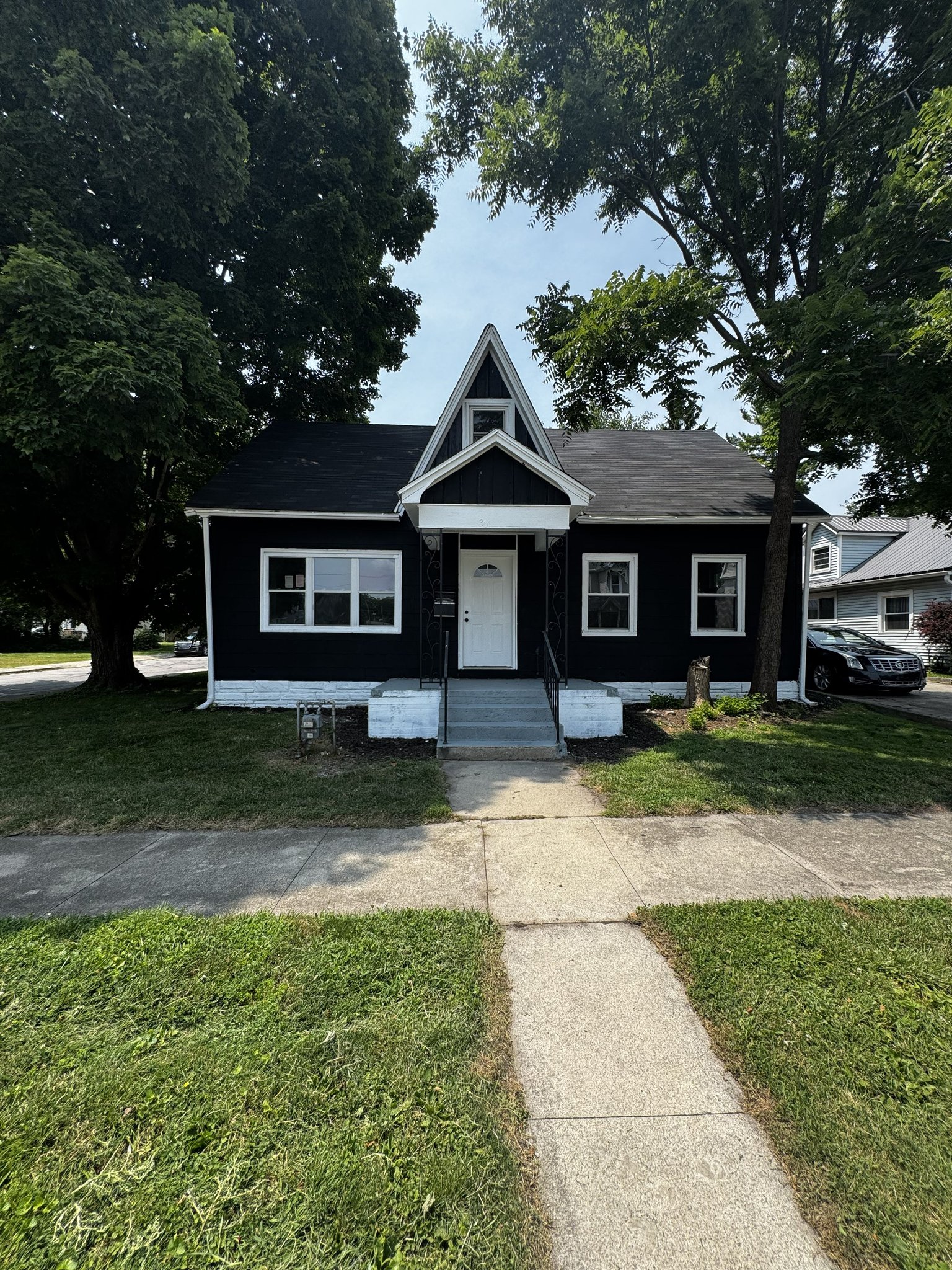 Bellefontaine House: 301 N Detroit
