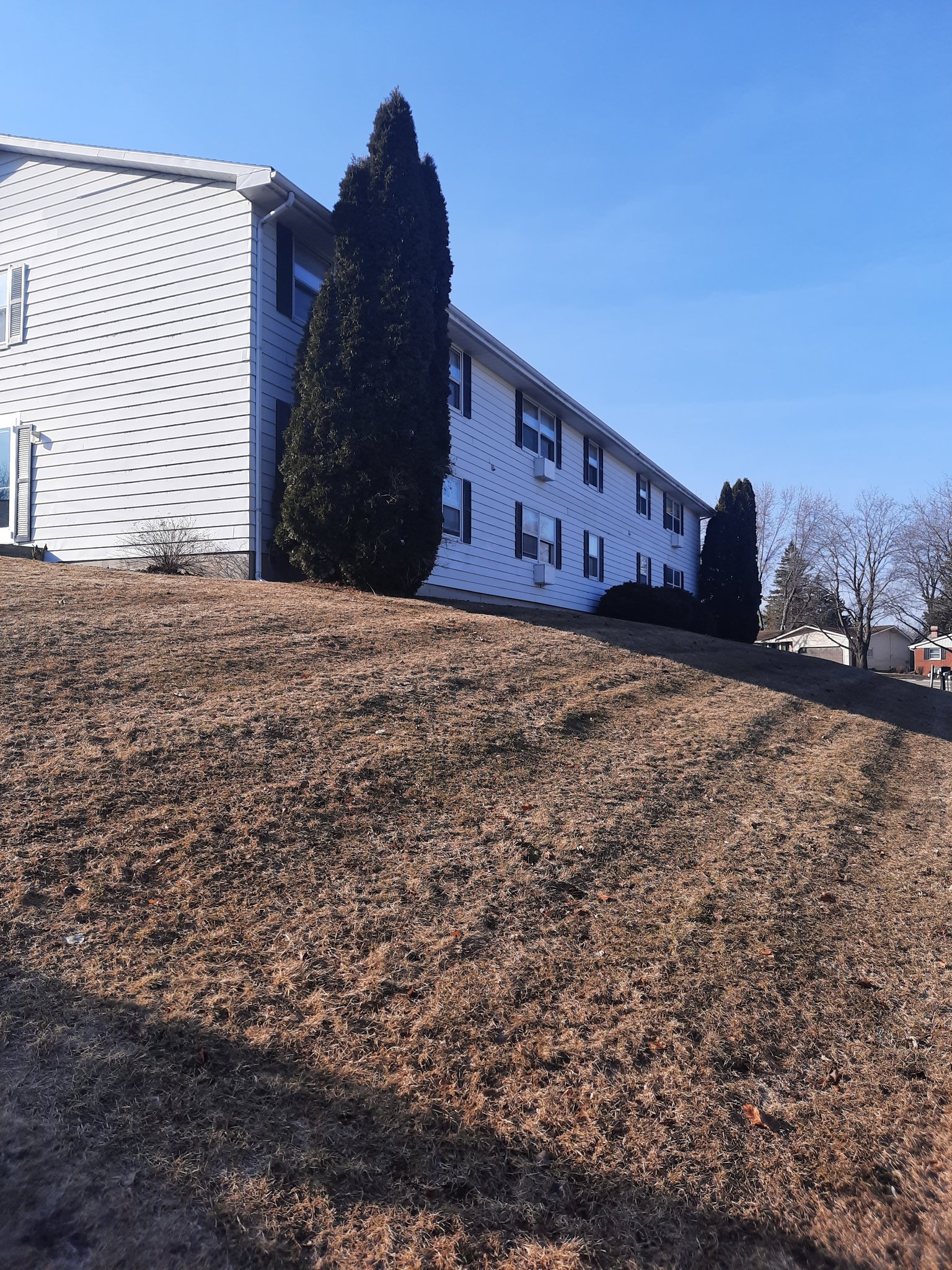 Green Bay Apartment: 818 Linden Dr.
