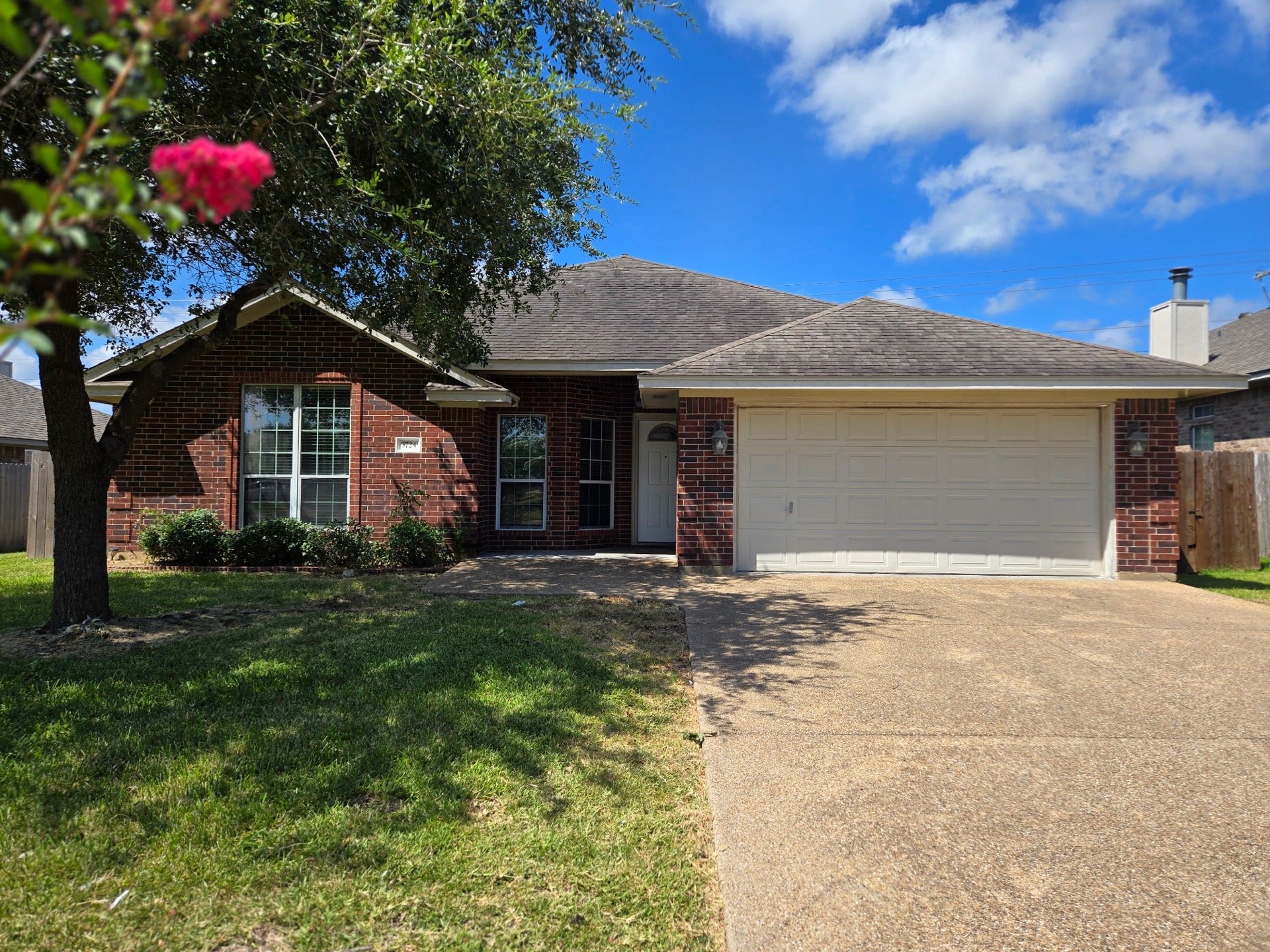 College Station House: 3724 Dove Hollow Ln.