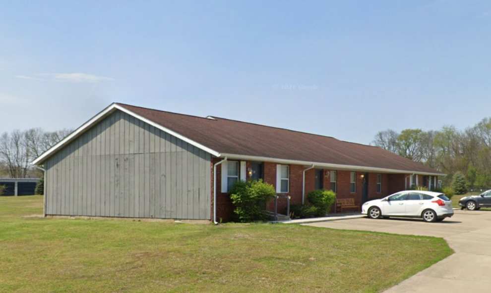 TERRE HAUTE House: 8701 N. Raintree Ct