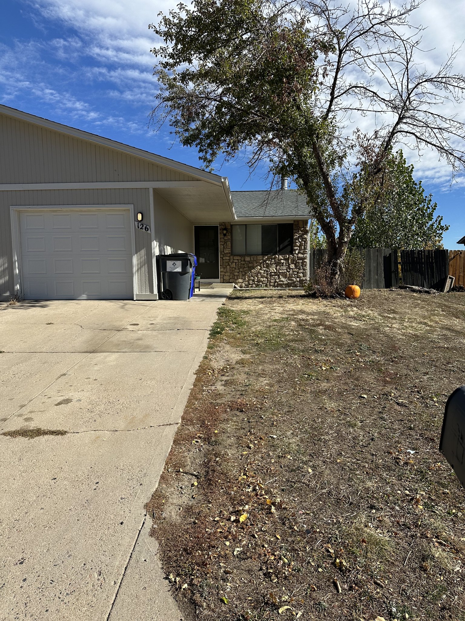 LAkewood Single Room: 126 Yank Way