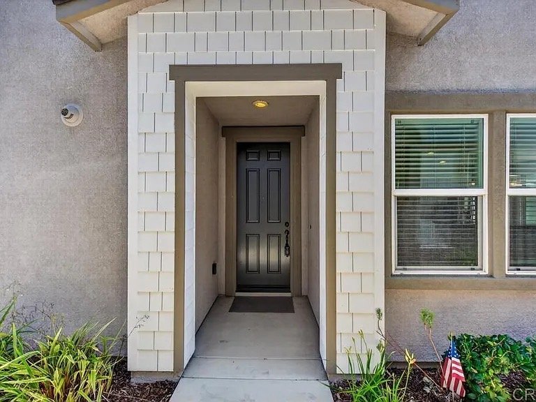 Lakeside Townhome: 13117 Beacon View Ln
