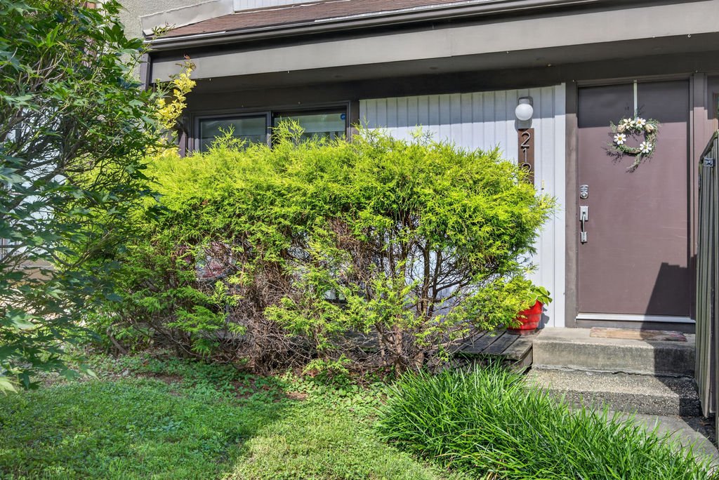 Reston Townhome: 2190 Cartwright Place
