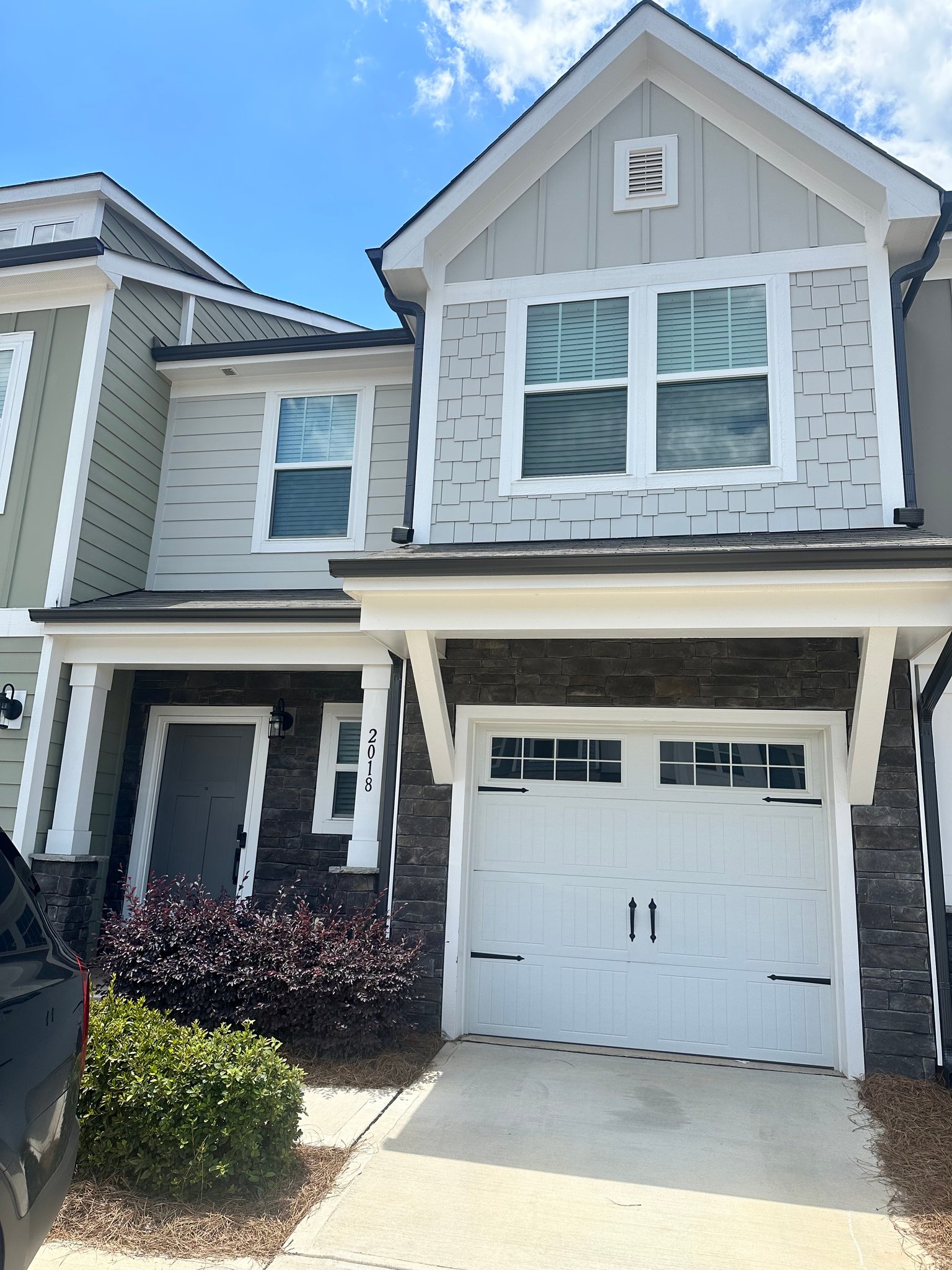 York Townhome: 2018 Crooked Oak Ln