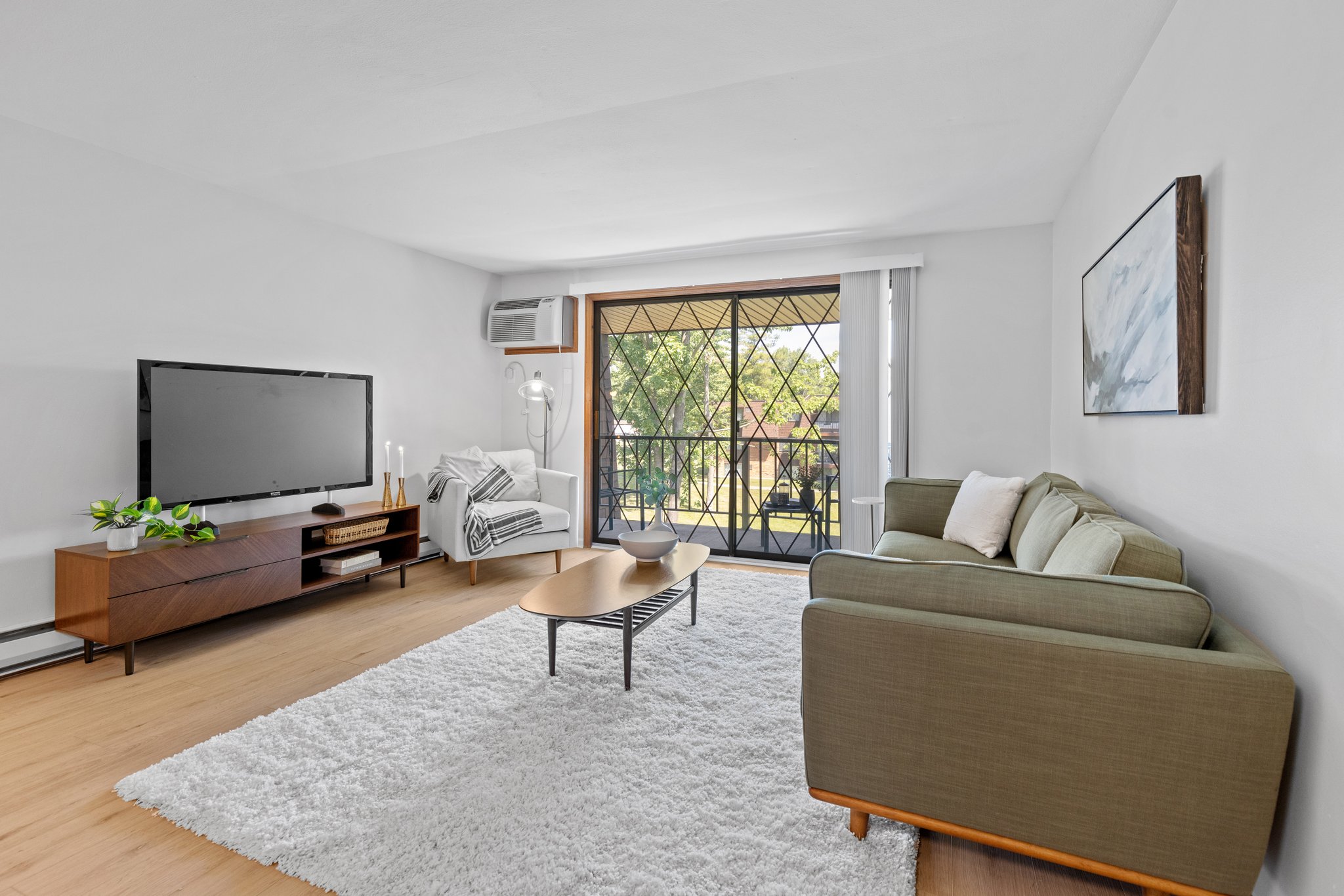 liverpool Apartment: 7300 Cedarpost rd