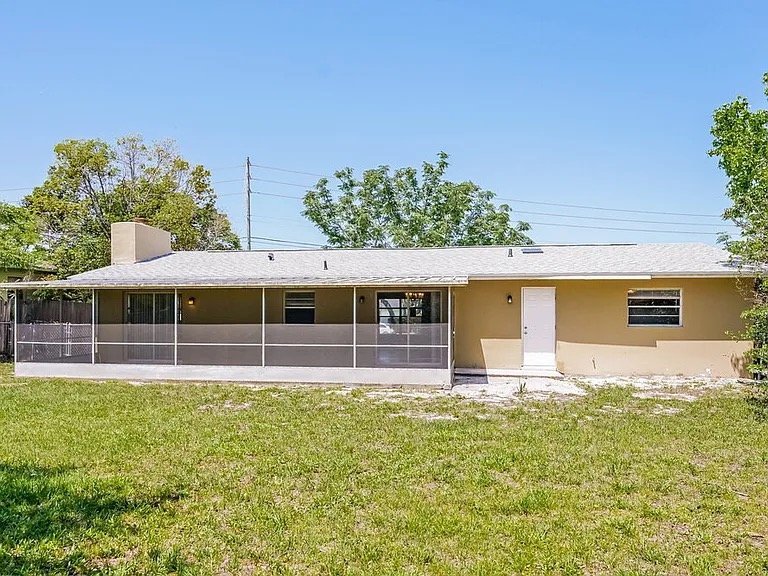 Deltona House: 989 East Normandy Blvd.