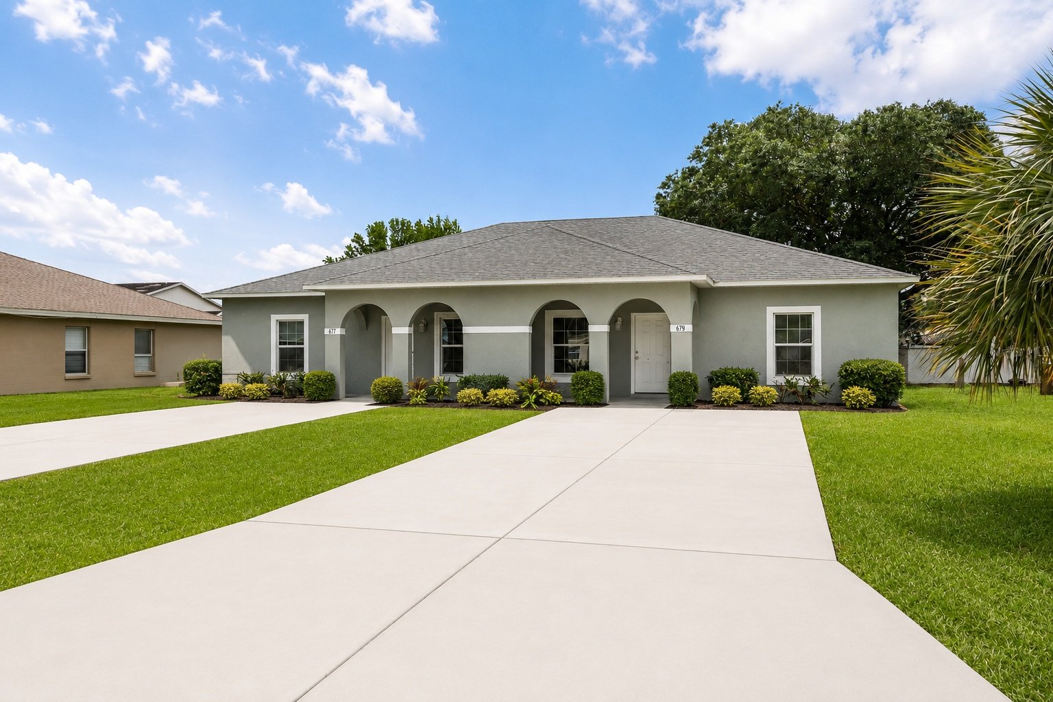 Kissimmee House: 677 Royalty cort