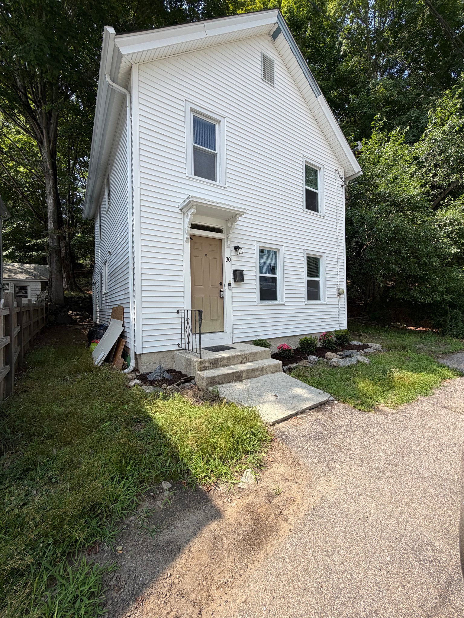 Norwich House: 30 Durfey St