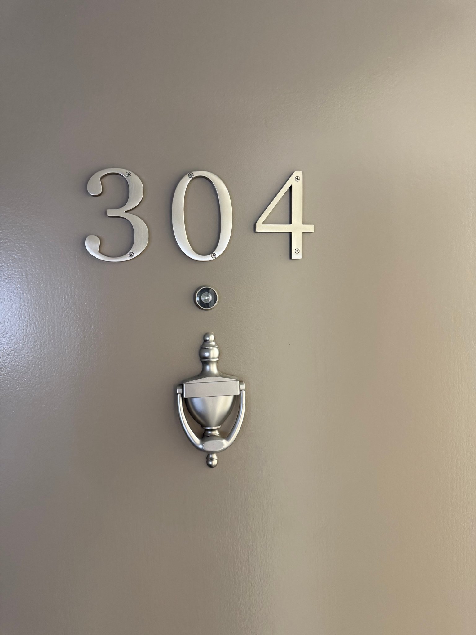 Los Angeles Apartment: 309 S Sherbourne Dr
