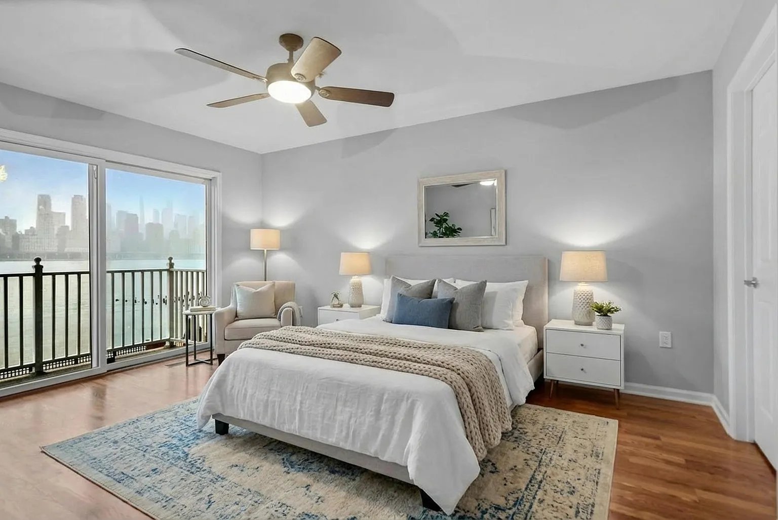 West New York House: 40 Lydia Dr