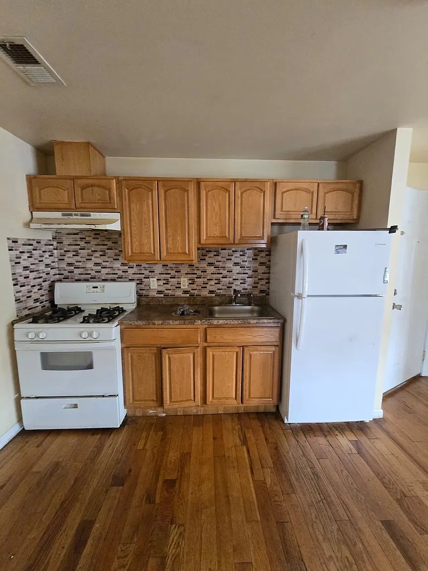 Elizabeth Apartment: 70-72 Livingston St