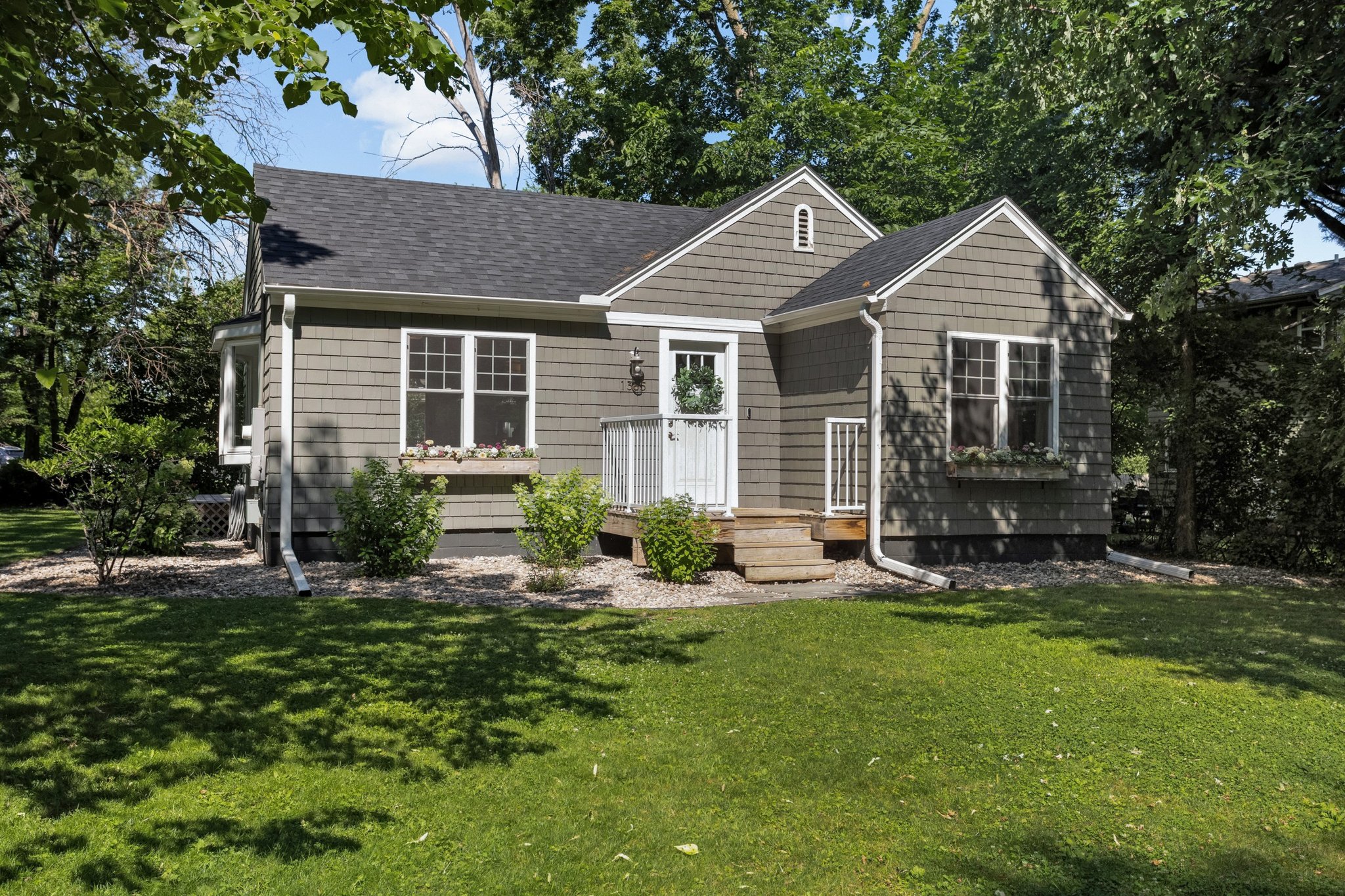 Wayzata House: 1385 Arbor St
