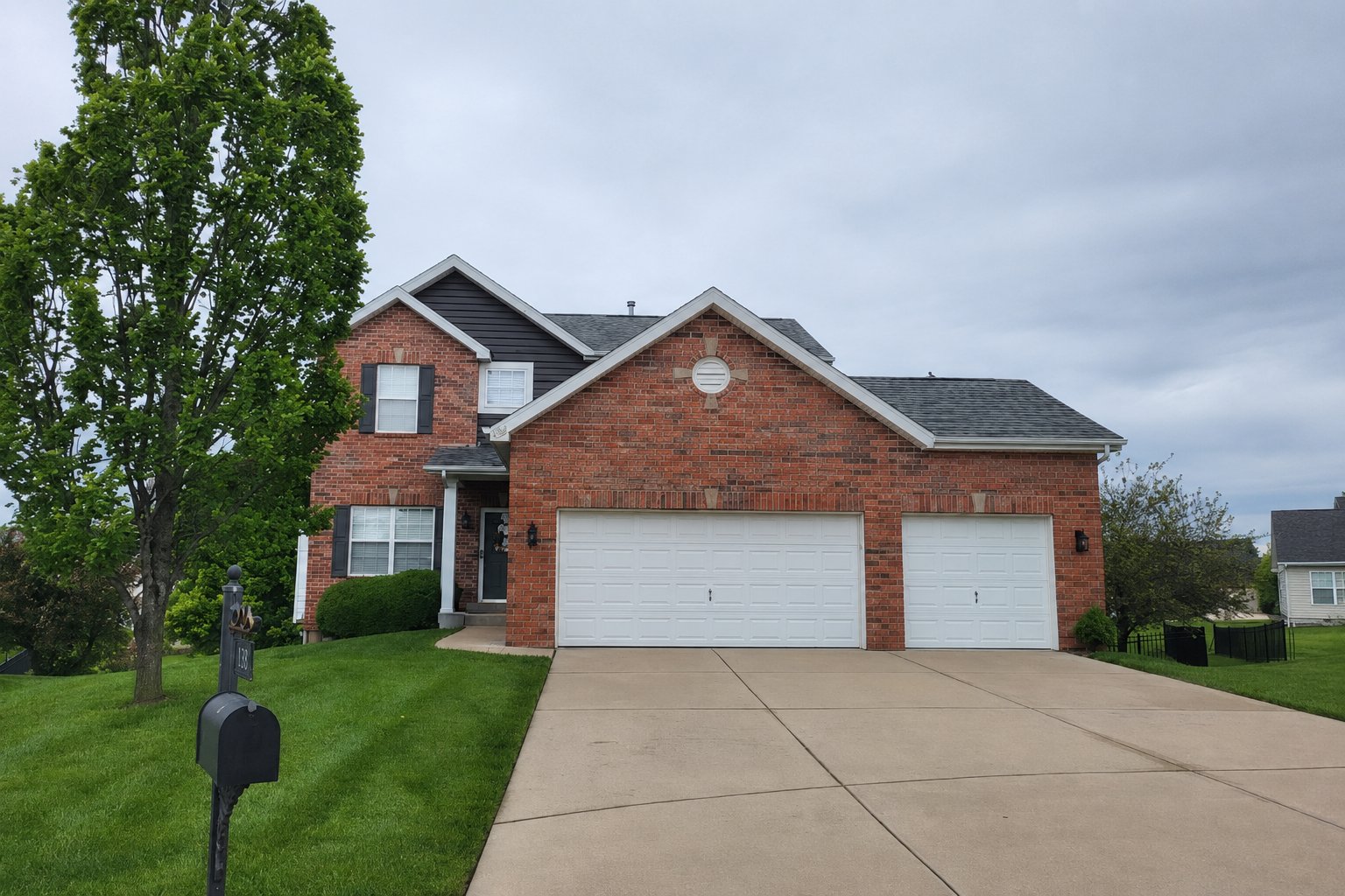 Fairview Heights House: 861 Saybrook Falls Dr