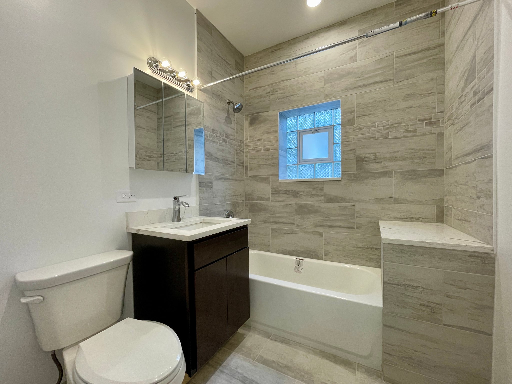 Chicago Apartment: 2143 North Keystone Avenue #2 Chicago, IL 60639