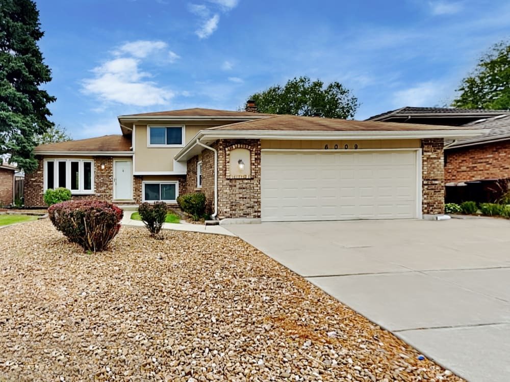 Oak forest House: 6009 157th St