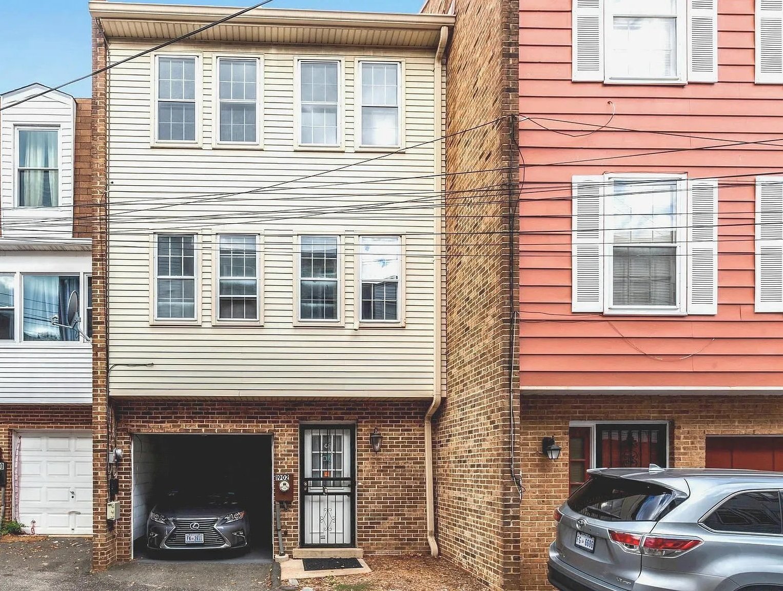 Washington Townhome: 1902 Curtis Ct SE