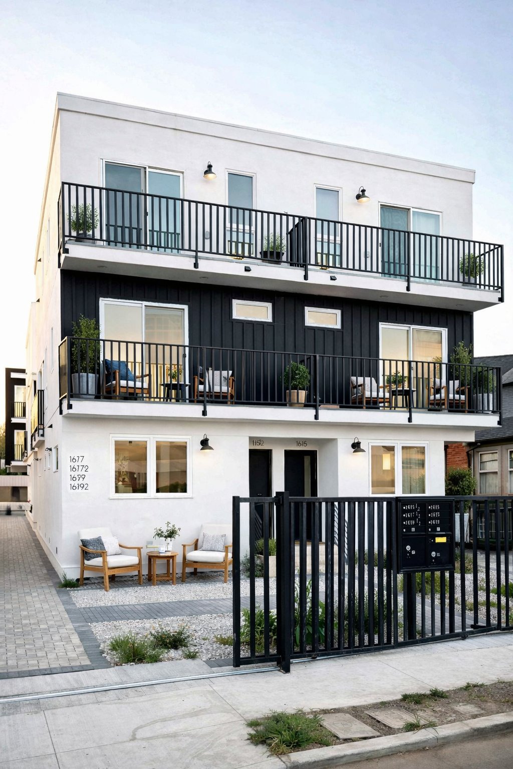 Los Angeles Apartment: 3754 S Harvard Blvd, Los Angeles, CA 90018