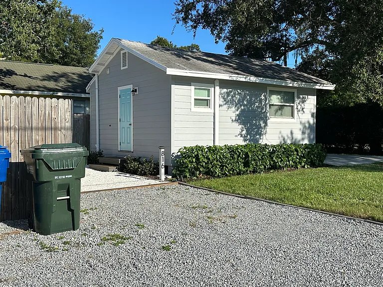 Largo House: 816 10th st sw