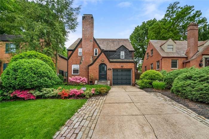 Pittsburgh House: 6942 Penn Ave