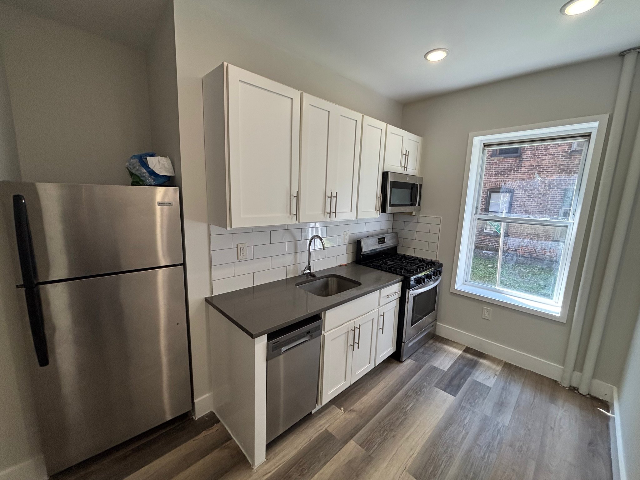 Jersey City Apartment: 232 Bidwell Ave
