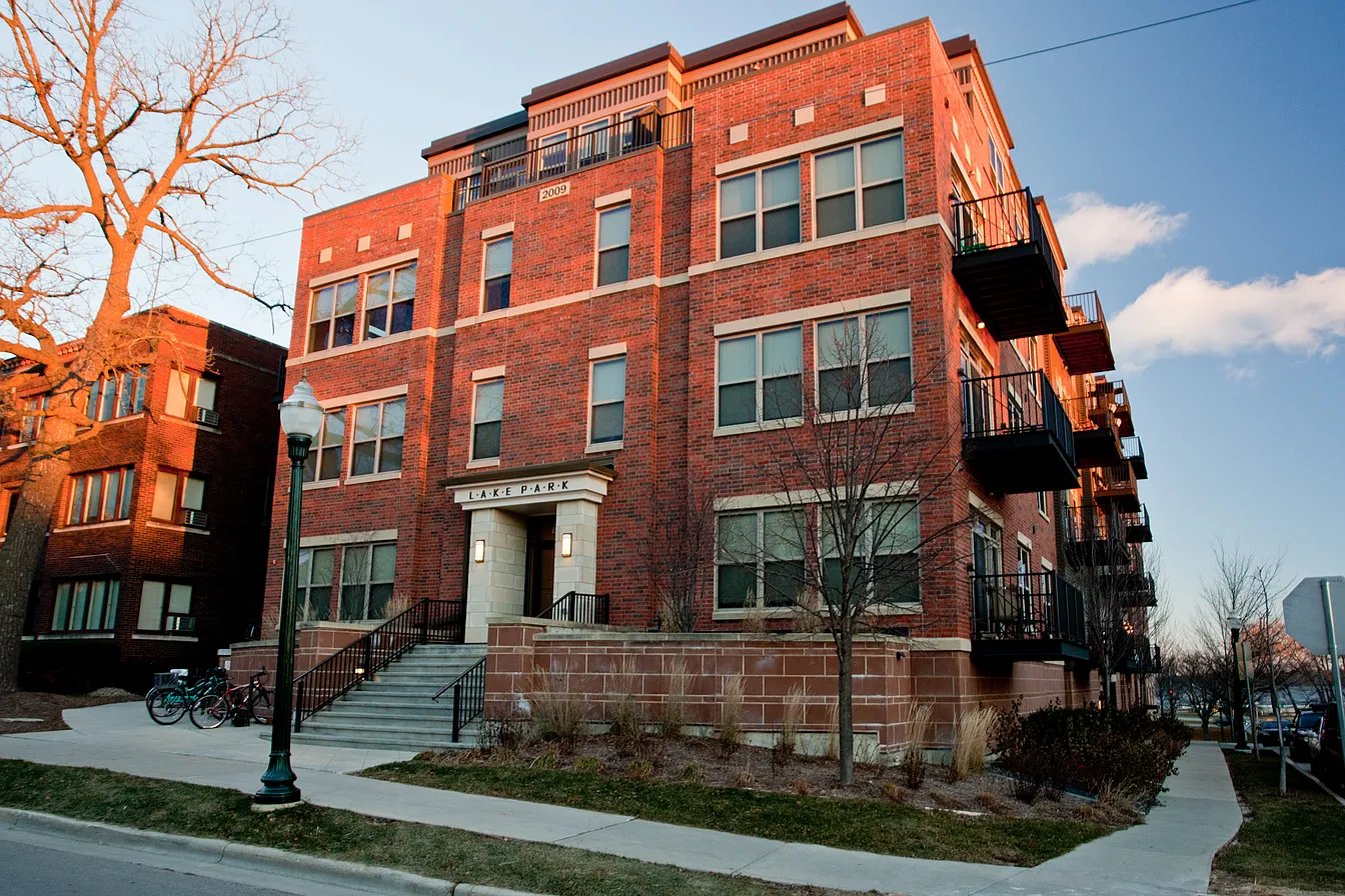 Madison Apartment: 451 W Wilson St