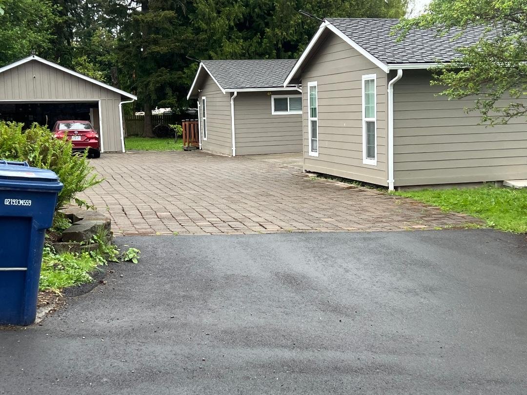 Bothell Condo: 23720 locust way