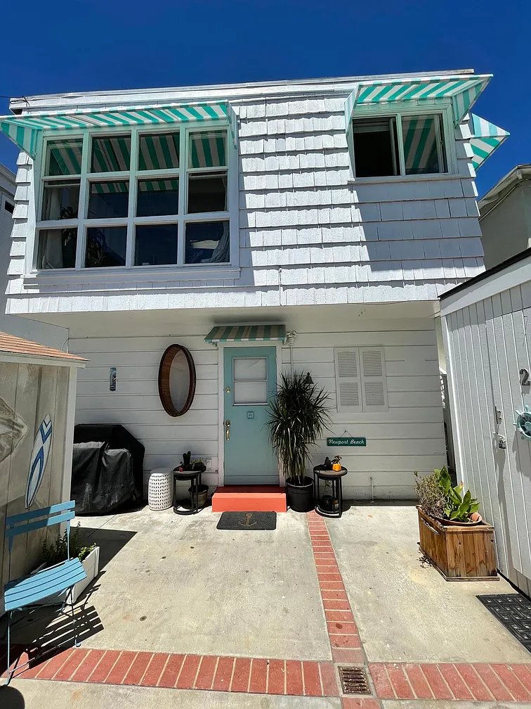 Newport Beach Multiplex: 303 1/2 34th St