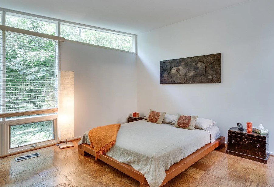Alexandria House: 2401 Elba Ct