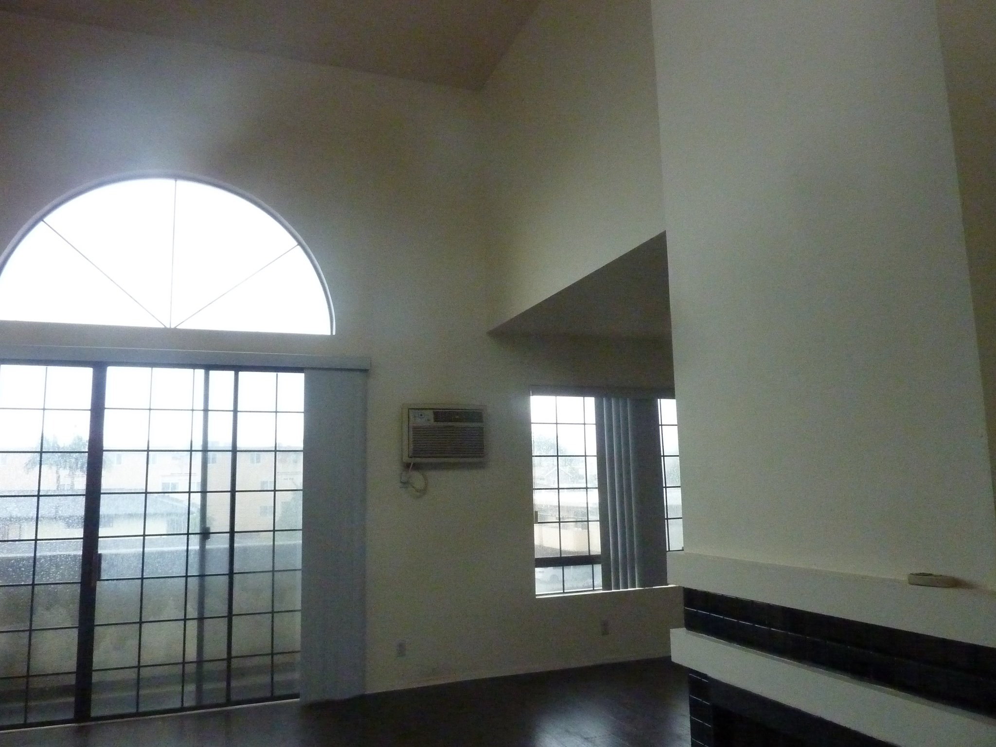 Los Angeles Apartment: 3648 Motor Avenue